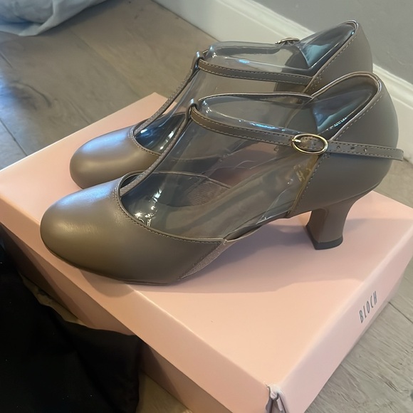 Bloch Splitflex 2" Heel Character Shoes Size 8 - Picture 4 of 9